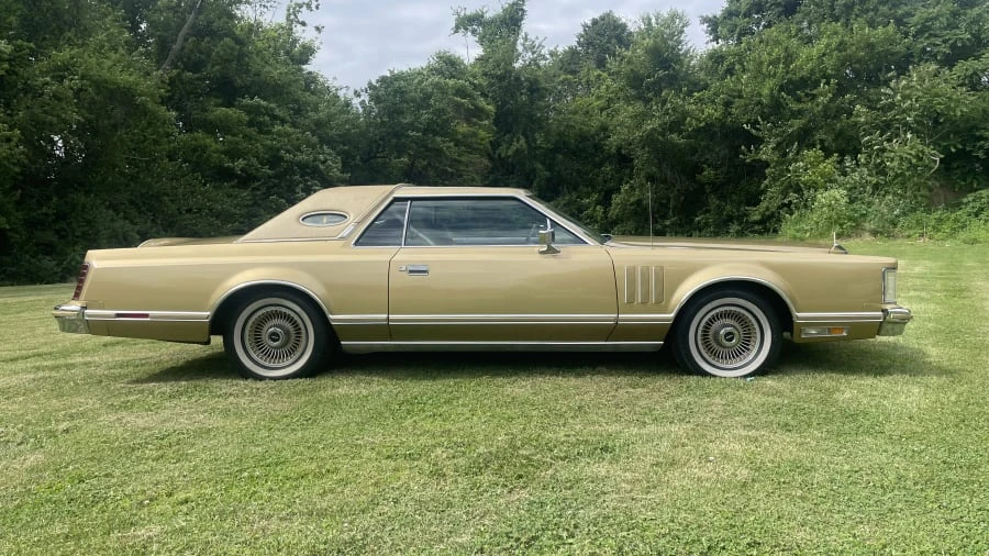 1978 Lincoln Continental Mark V - Image 16 of 17