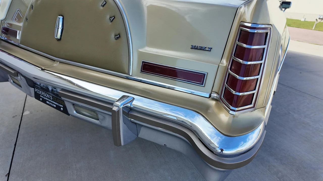 1978 Lincoln Continental 5th Gen - Image 17 of 31