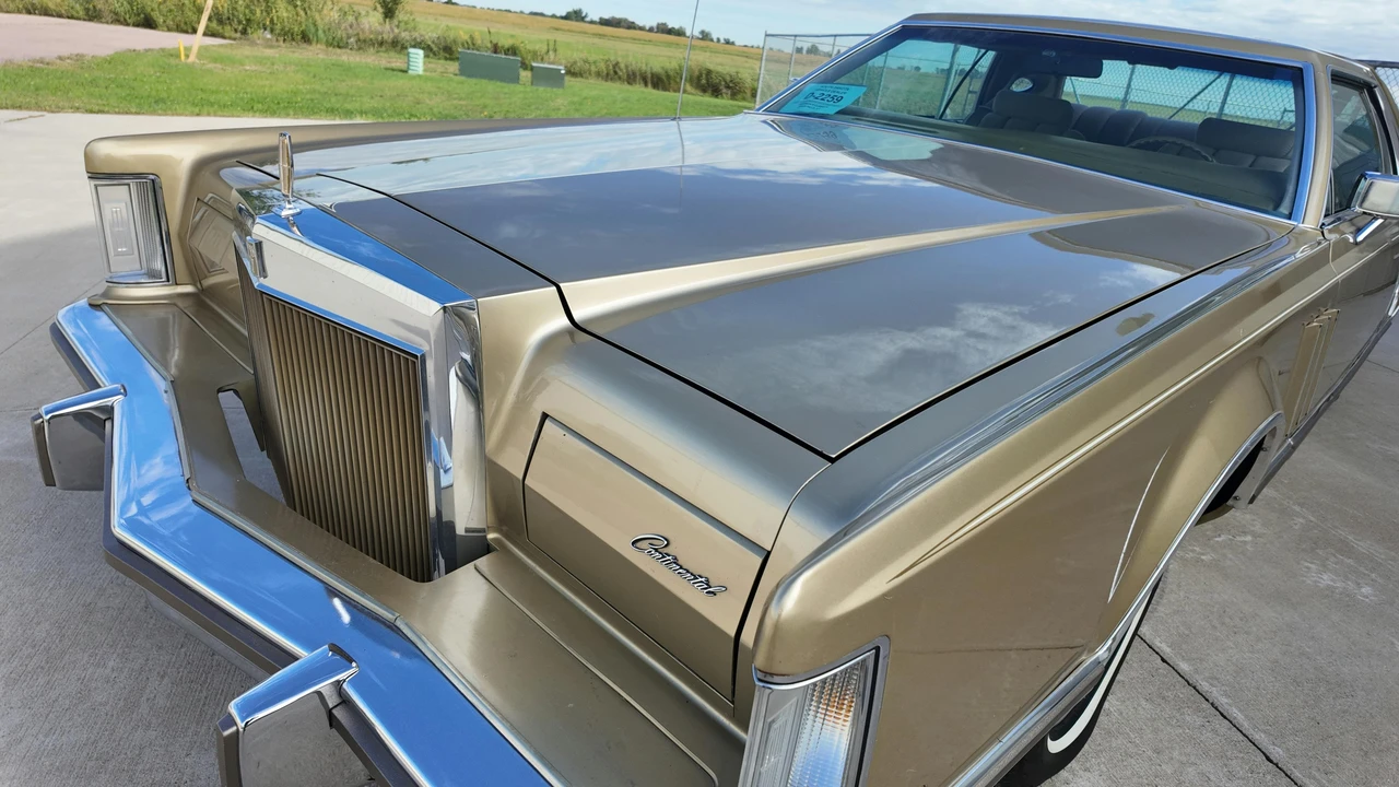 1978 Lincoln Continental 5th Gen - Image 27 of 31