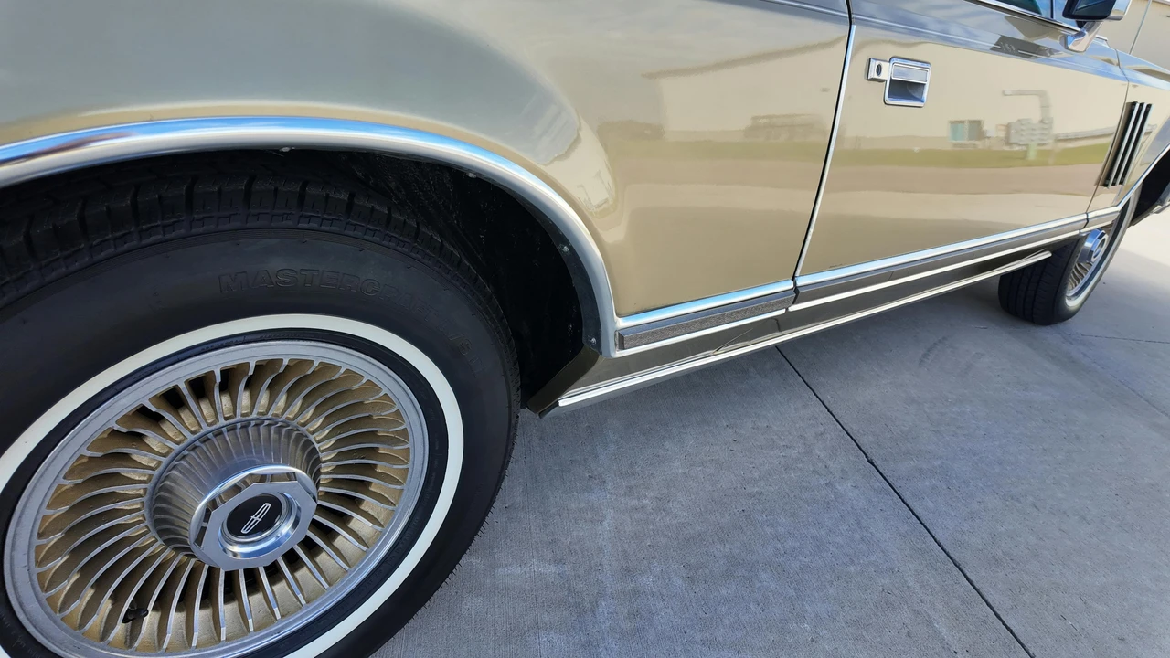 1978 Lincoln Continental 5th Gen - Image 20 of 31
