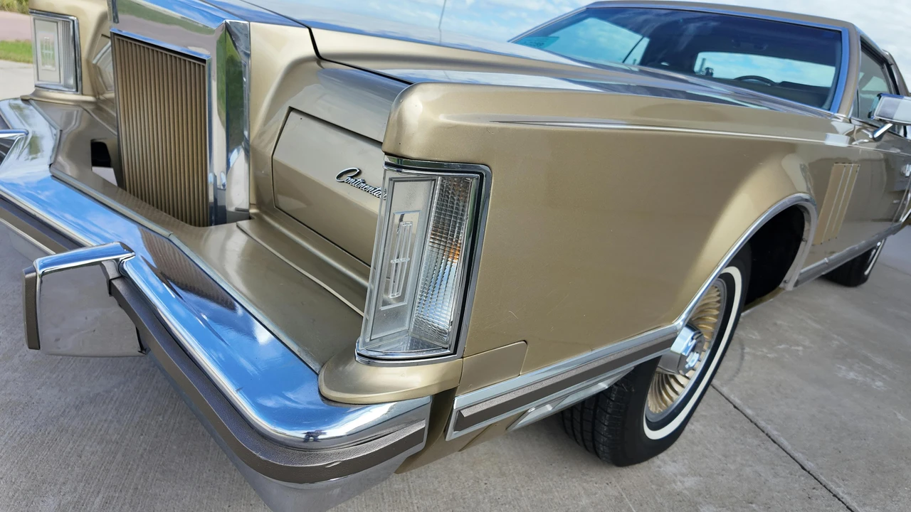 1978 Lincoln Continental 5th Gen - Image 9 of 31