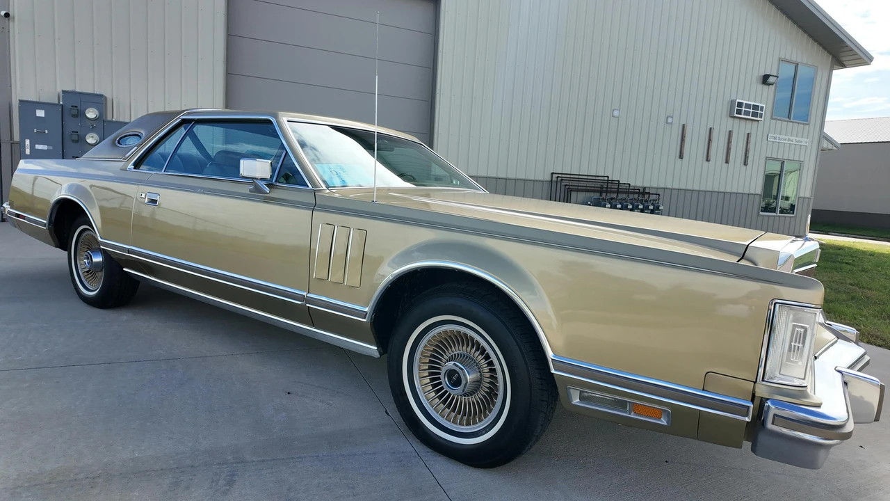 1978 Lincoln Continental 5th Gen - Image 7 of 31