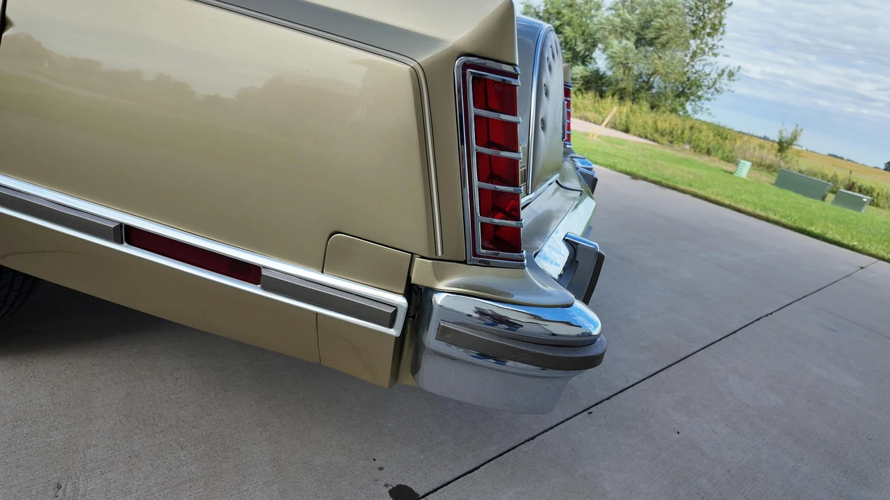 1978 Lincoln Continental 5th Gen - Image 15 of 31