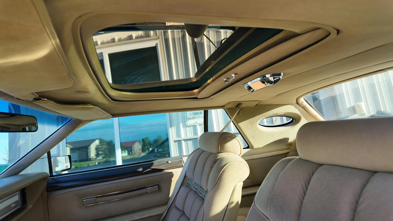 1978 Lincoln Continental 5th Gen - Image 2 of 31