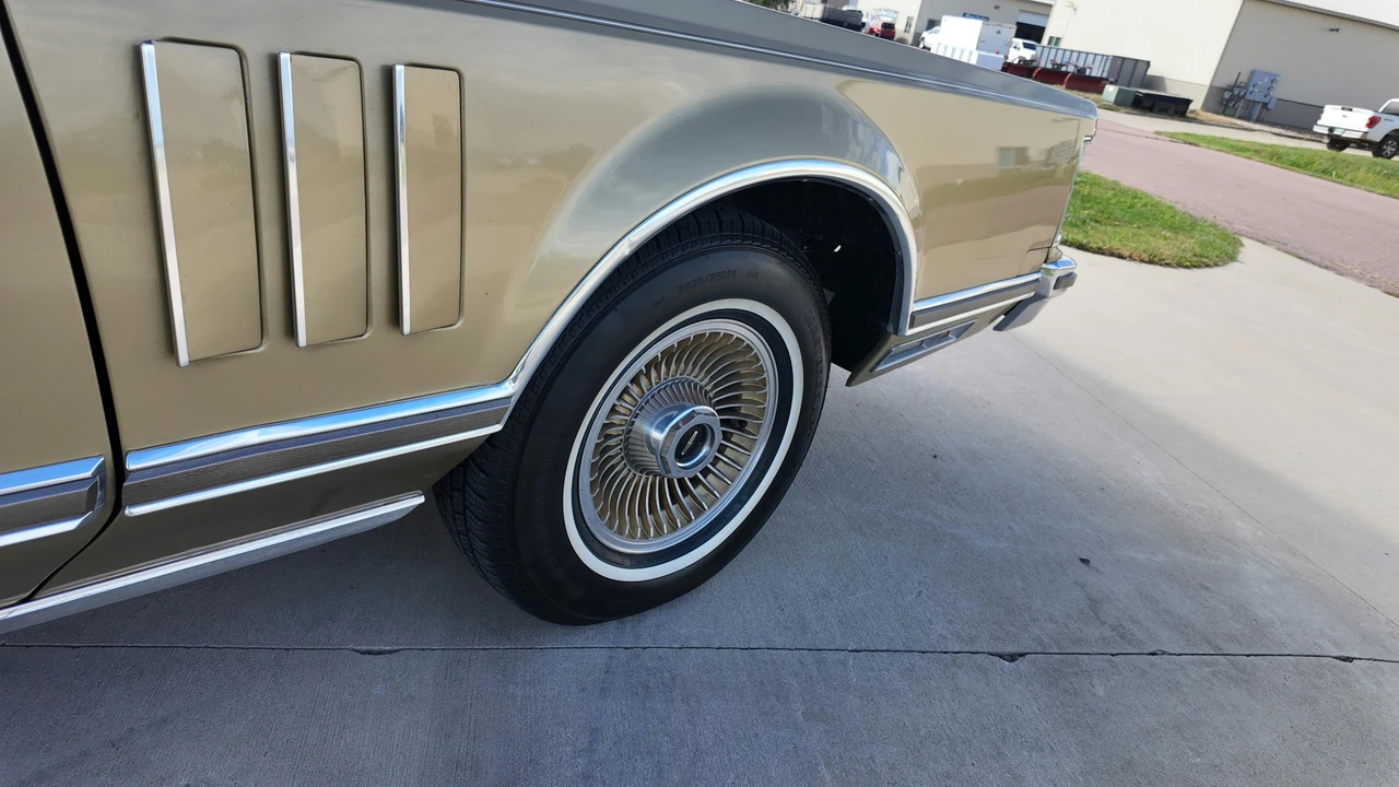 1978 Lincoln Continental 5th Gen - Image 23 of 31