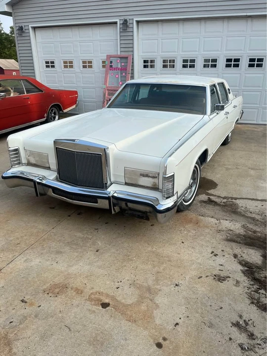 1978 Lincoln Continental 5th Gen - Image 2 of 10