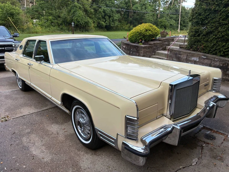 1978 Lincoln Continental 5th Gen - Image 14 of 14