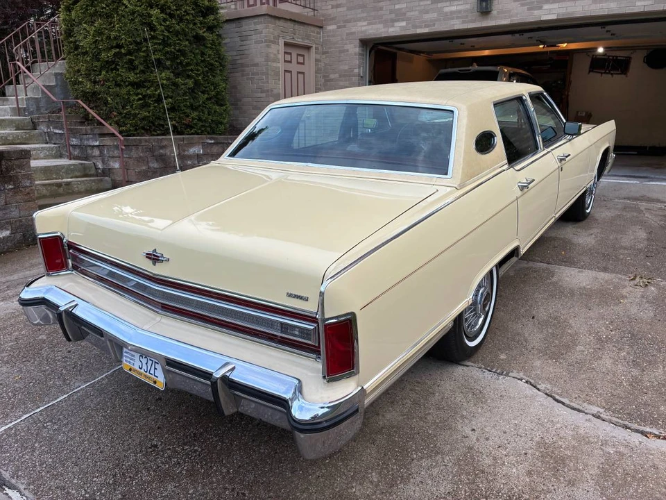 1978 Lincoln Continental 5th Gen - Image 13 of 14