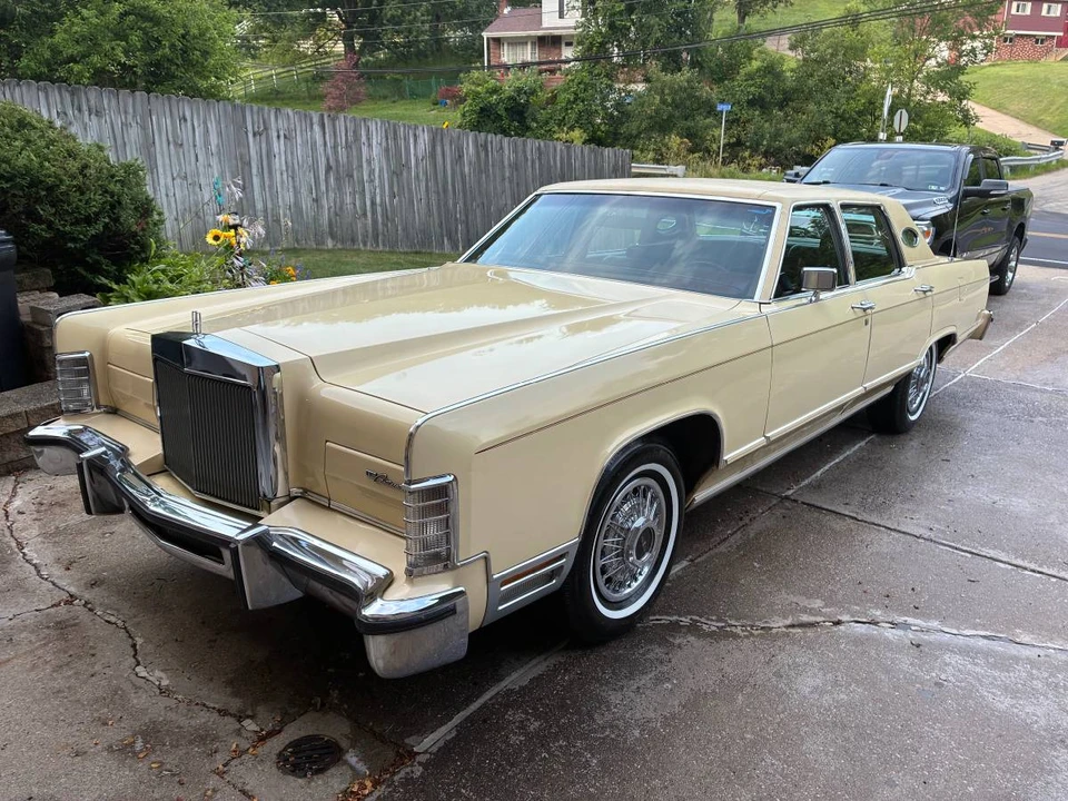1978 Lincoln Continental 5th Gen - Image 11 of 14