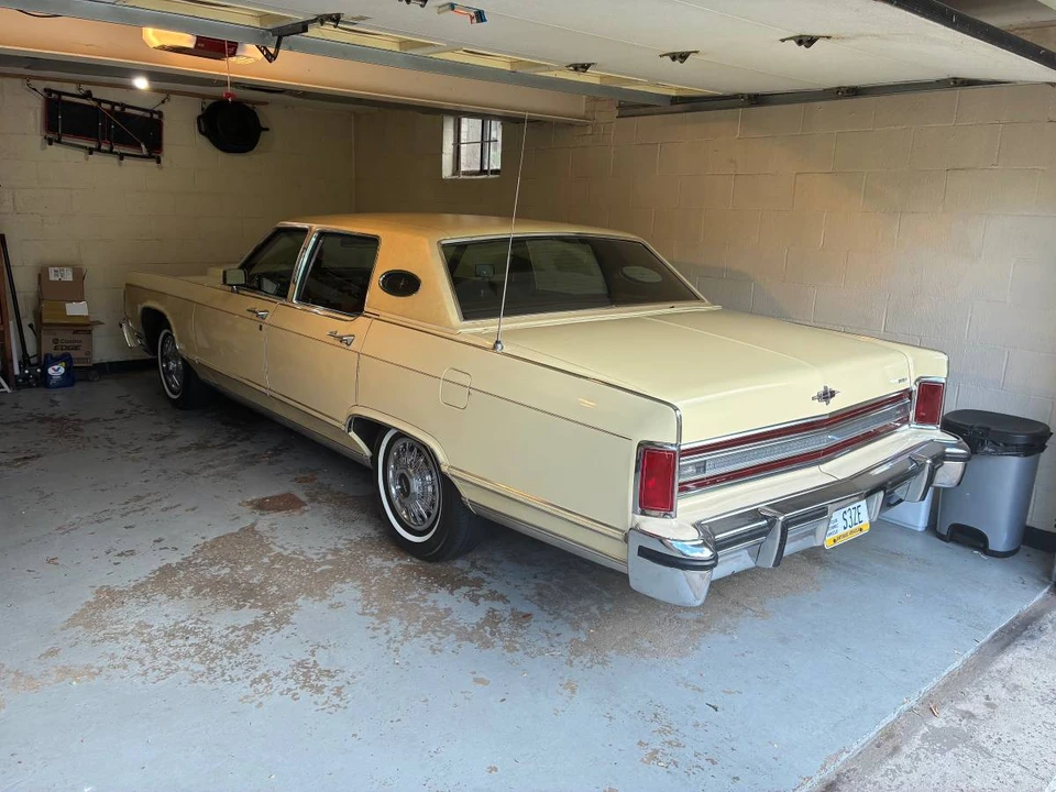 1978 Lincoln Continental 5th Gen - Image 12 of 14
