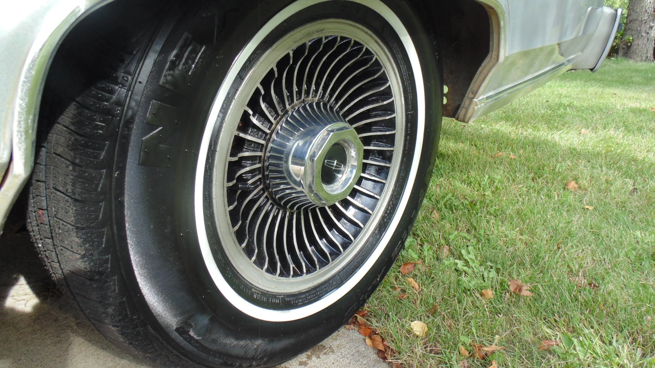 1978 Lincoln Continental 5th Gen - Image 15 of 31