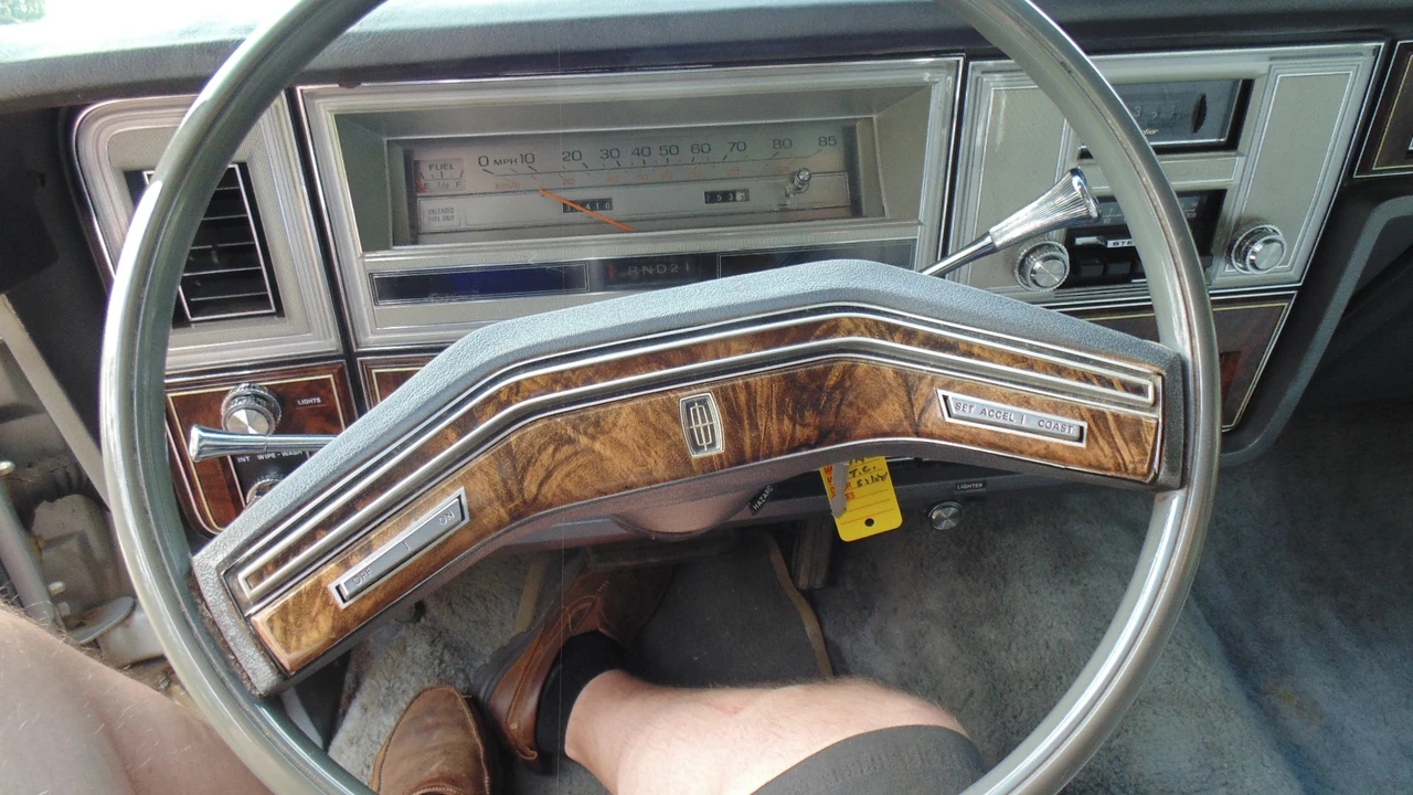 1978 Lincoln Continental 5th Gen - Image 28 of 31