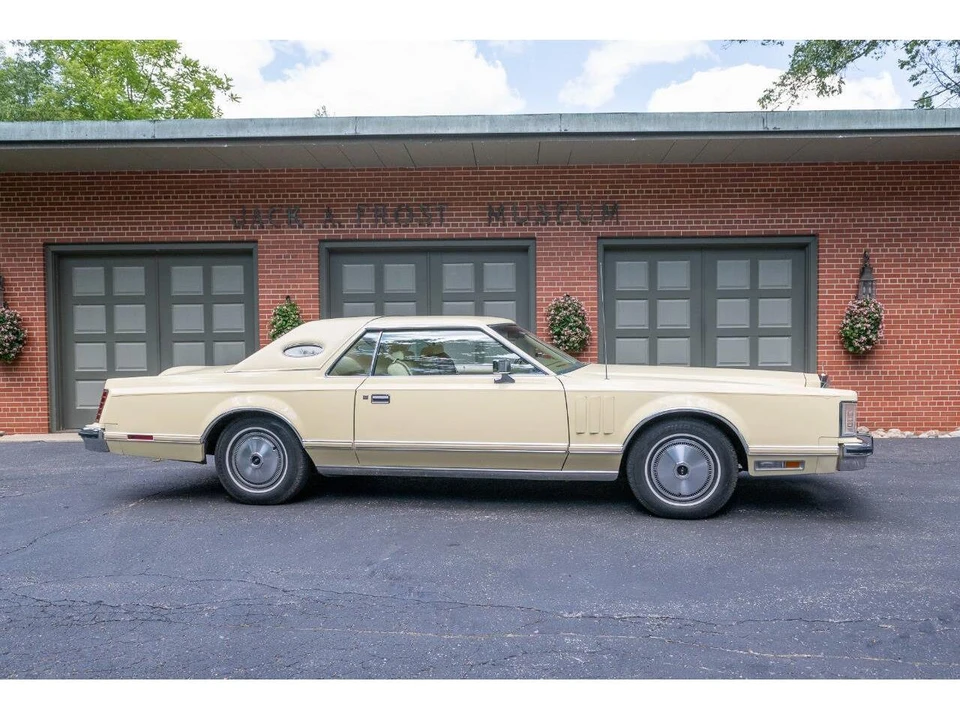 1978 Lincoln Continental Mark V - Image 2 of 31