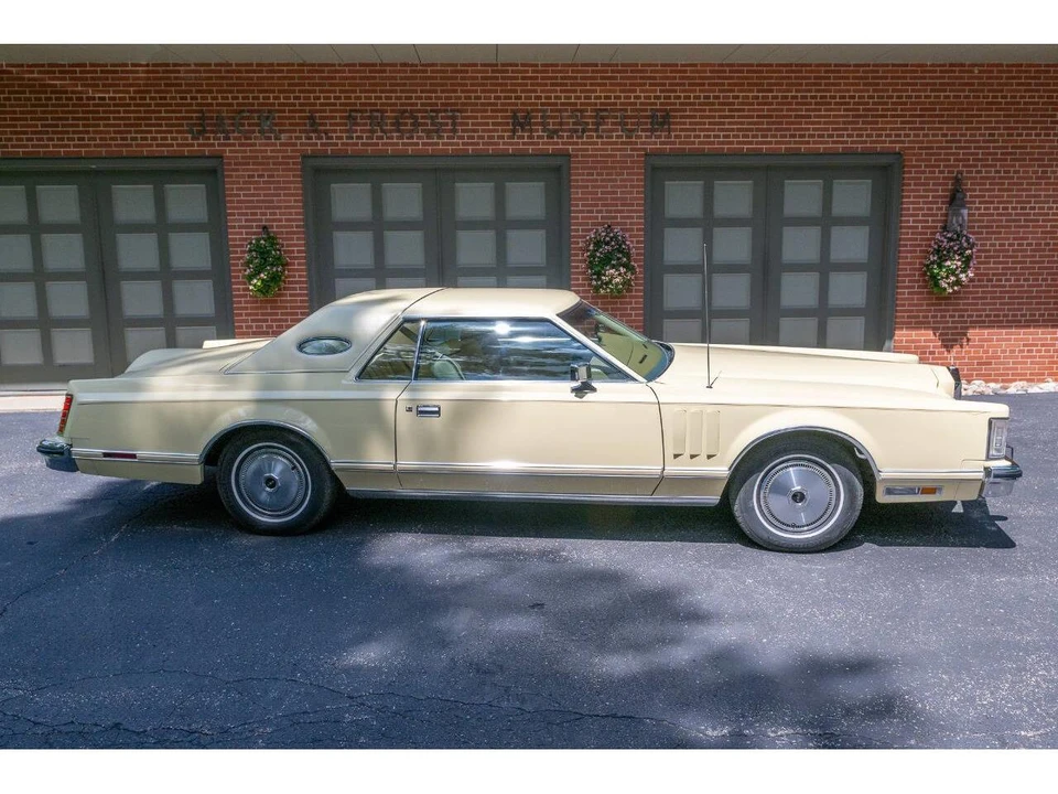 1978 Lincoln Continental Mark V - Image 11 of 31
