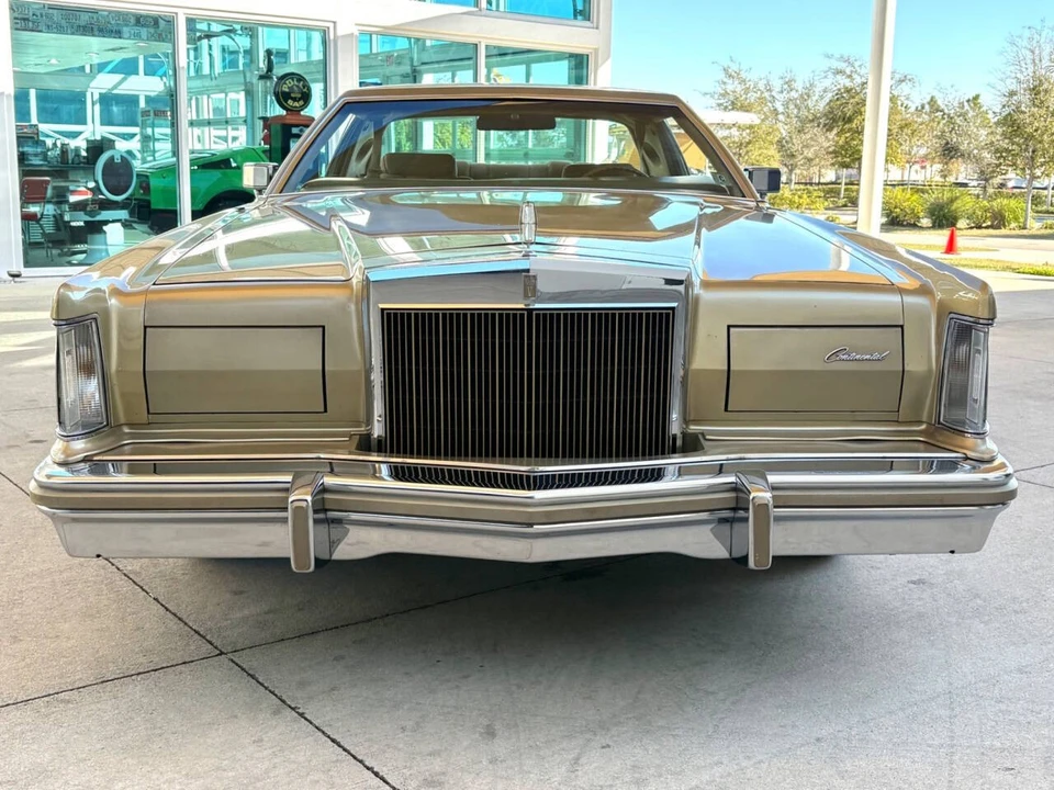 1978 Lincoln Continental Mark V - Image 2 of 21