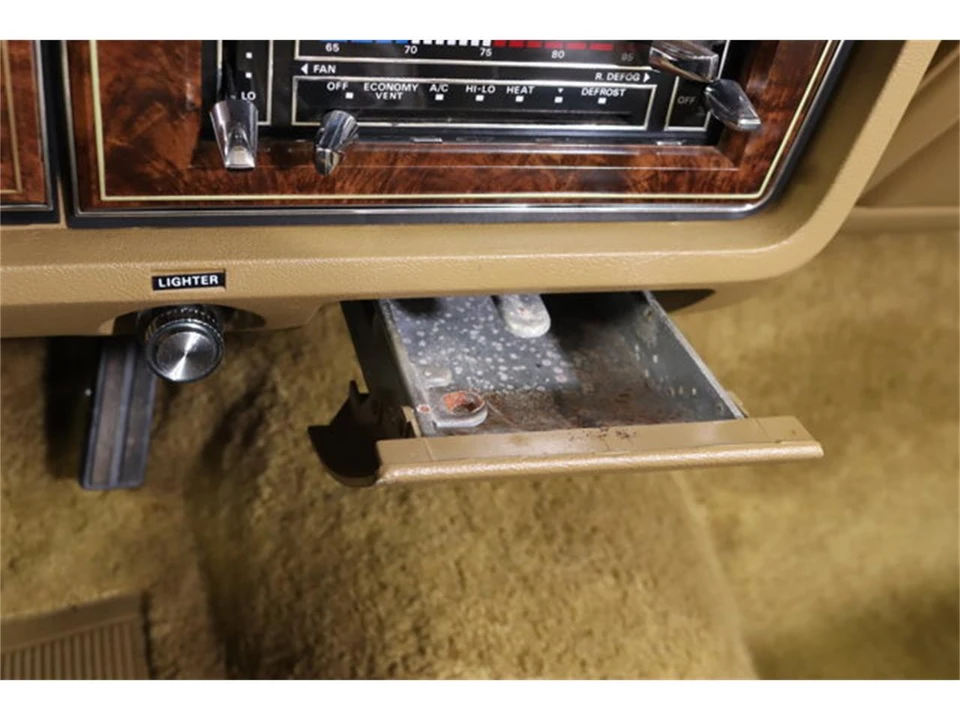 1978 Lincoln Town Car - Image 18 of 31