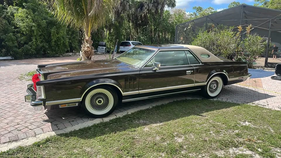 1978 Lincoln Continental Mark V - Image 10 of 12