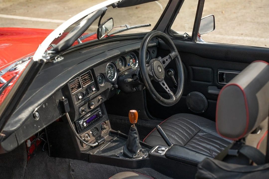 1978 MG RV8 - Image 4 of 30