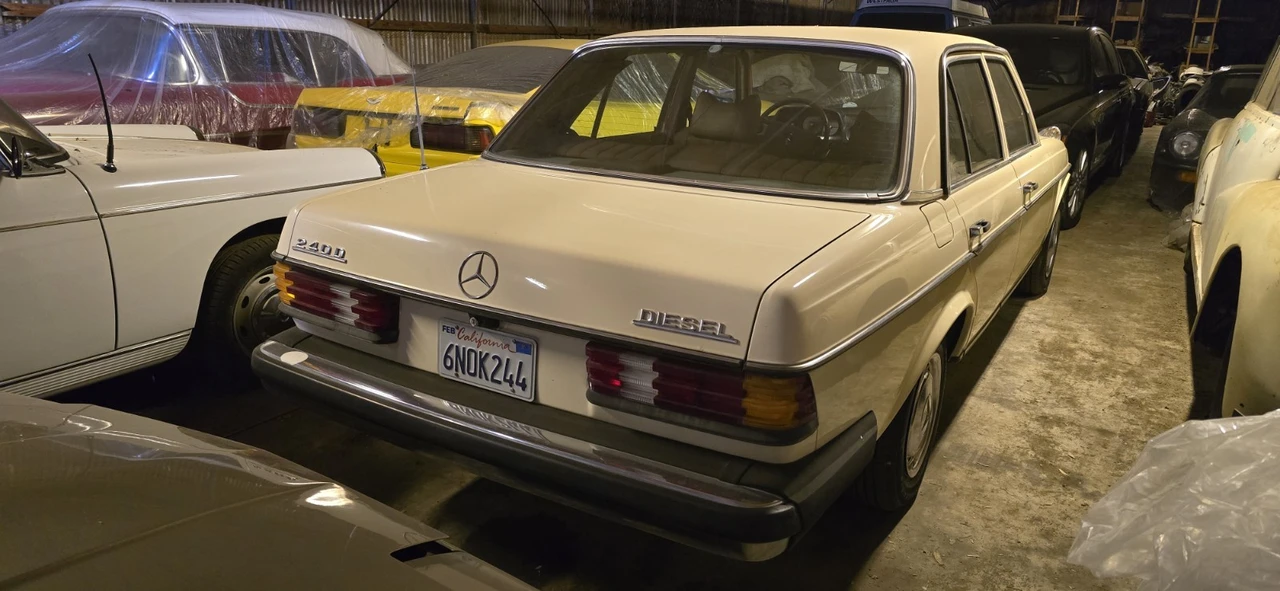 1978 Mercedes-Benz W123 Sedan - Image 23 of 24