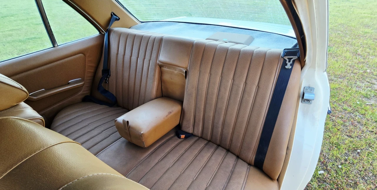 1978 Mercedes-Benz W123 Sedan - Image 17 of 24