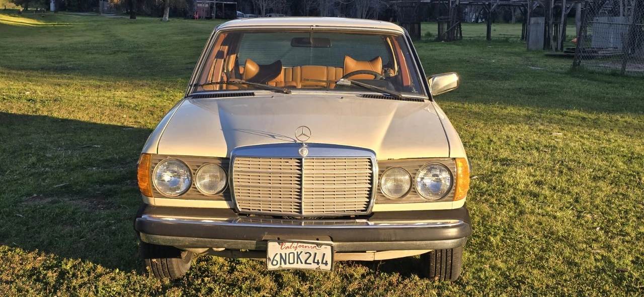 1978 Mercedes-Benz W123 Sedan - Image 14 of 24