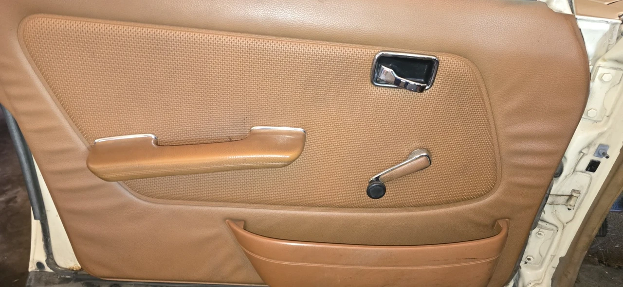 1978 Mercedes-Benz W123 Sedan - Image 13 of 24