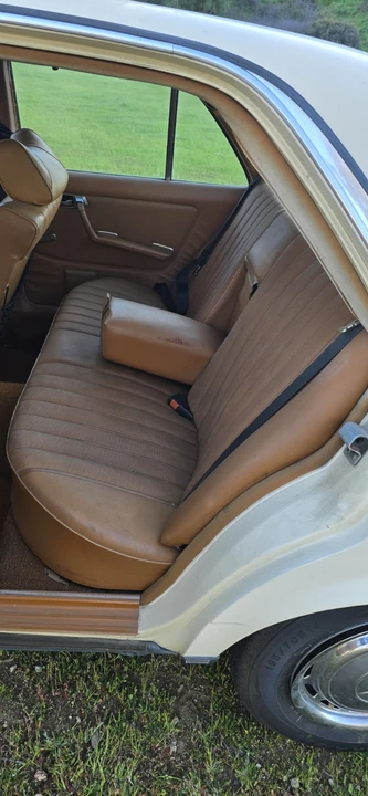 1978 Mercedes-Benz W123 Sedan - Image 19 of 24
