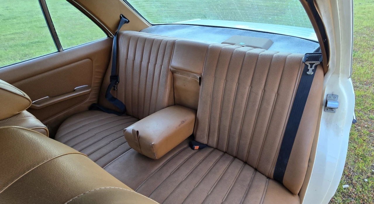 1978 Mercedes-Benz W123 Sedan - Image 8 of 24