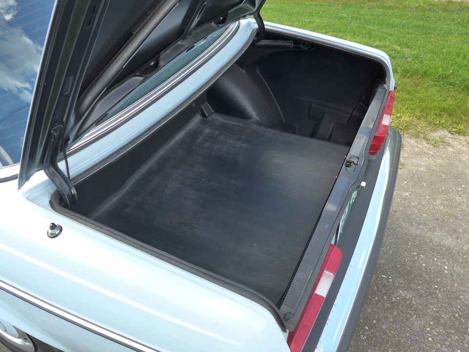 1978 Mercedes-Benz W123 Sedan - Image 13 of 31