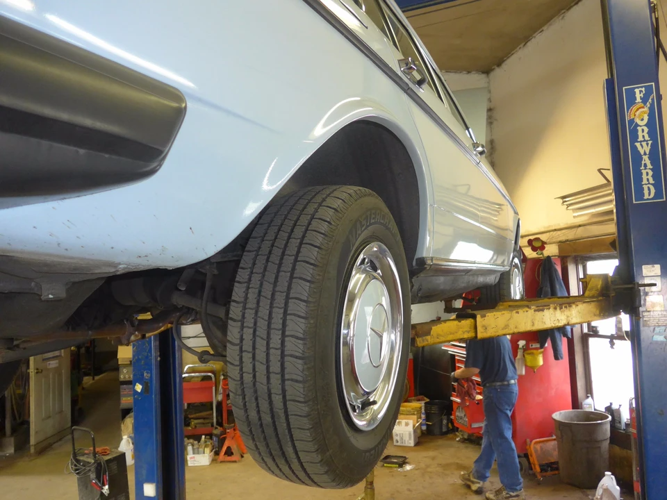 1978 Mercedes-Benz W123 Sedan - Image 29 of 31