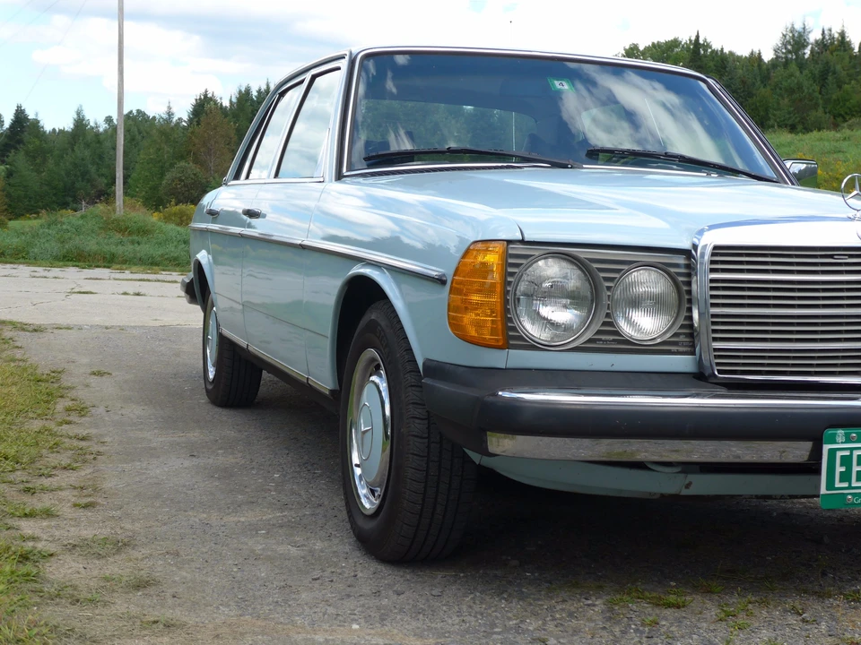 1978 Mercedes-Benz W123 Sedan - Image 6 of 31