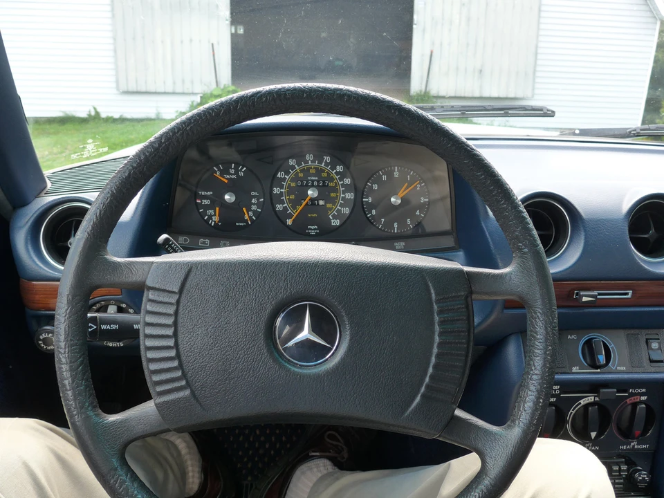 1978 Mercedes-Benz W123 Sedan - Image 11 of 31