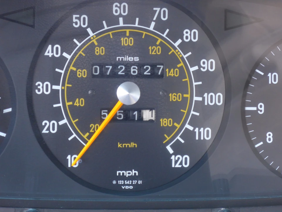 1978 Mercedes-Benz W123 Sedan - Image 12 of 31