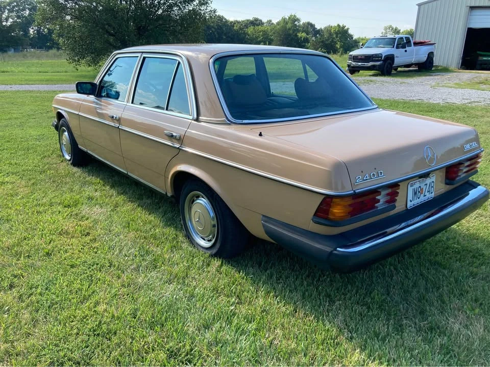 1978 Mercedes-Benz W123 Sedan - Image 3 of 17