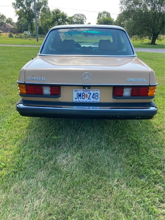 1978 Mercedes-Benz W123 Sedan - Image 5 of 17