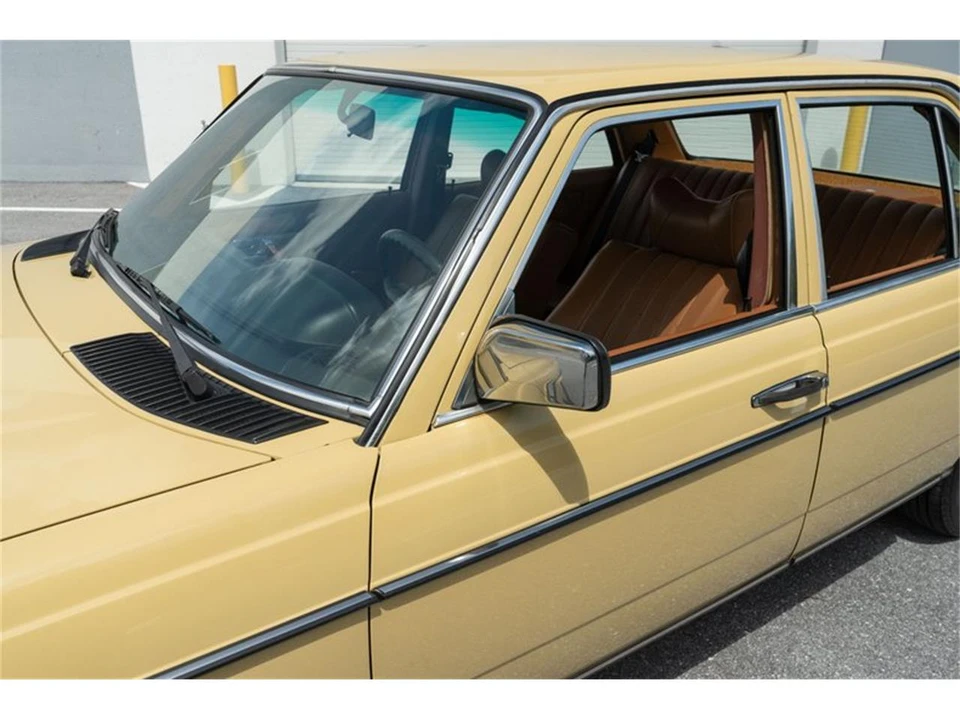 1978 Mercedes-Benz W123 Sedan - Image 16 of 31