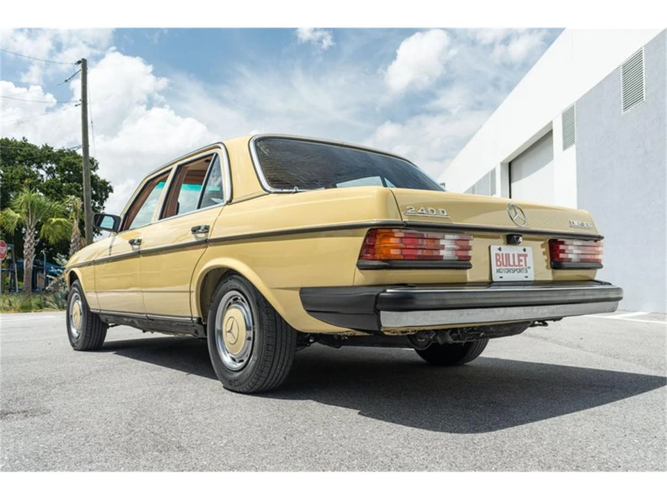 1978 Mercedes-Benz W123 Sedan - Image 27 of 31