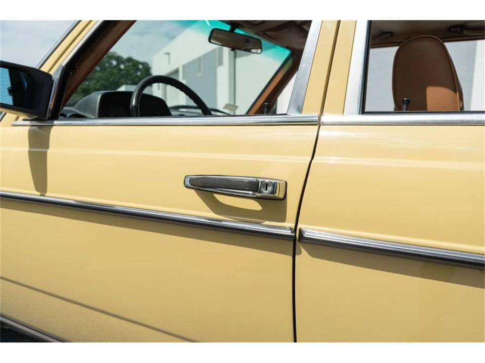 1978 Mercedes-Benz W123 Sedan - Image 22 of 31