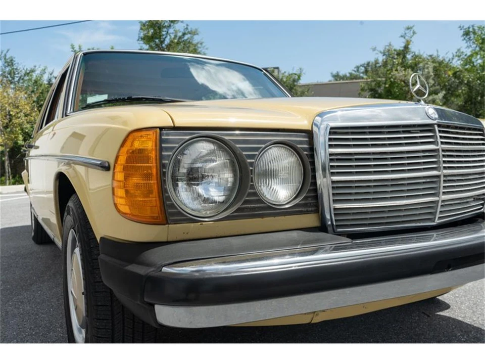1978 Mercedes-Benz W123 Sedan - Image 8 of 31