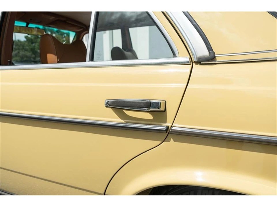 1978 Mercedes-Benz W123 Sedan - Image 23 of 31