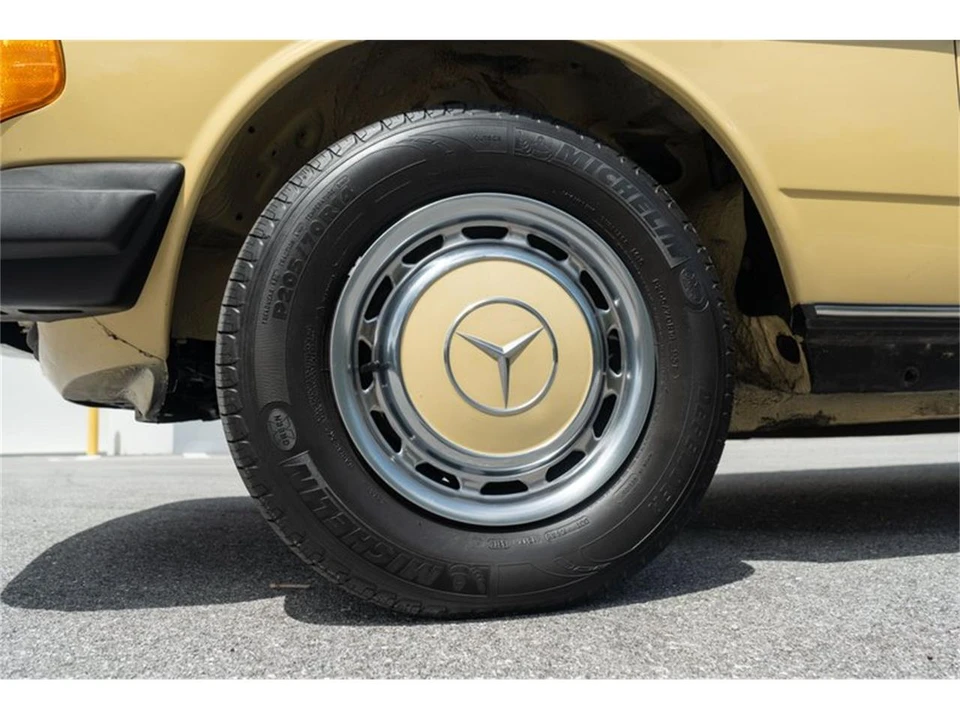 1978 Mercedes-Benz W123 Sedan - Image 19 of 31