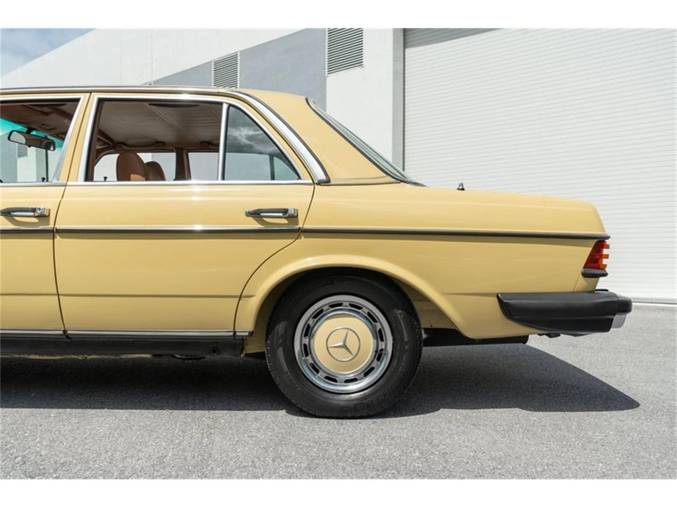 1978 Mercedes-Benz W123 Sedan - Image 24 of 31