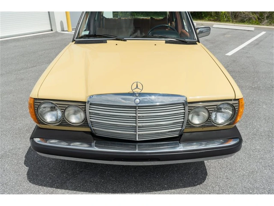 1978 Mercedes-Benz W123 Sedan - Image 5 of 31