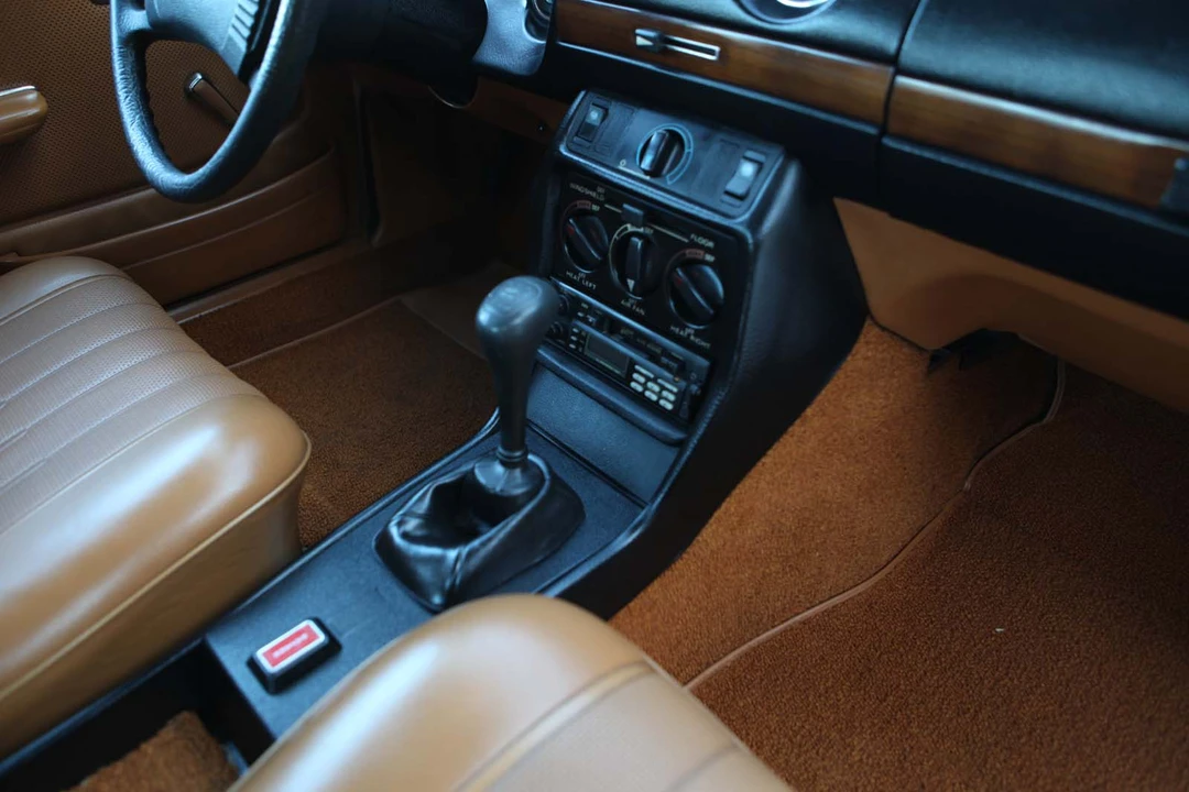 1978 Mercedes-Benz W123 Sedan - Image 25 of 31