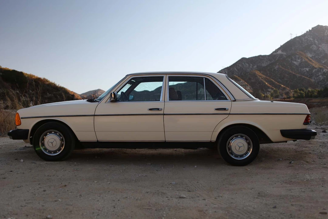 1978 Mercedes-Benz W123 Sedan - Image 7 of 31
