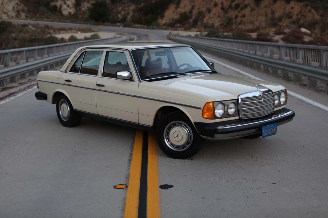 1978 Mercedes-Benz W123 Sedan - Image 3 of 31