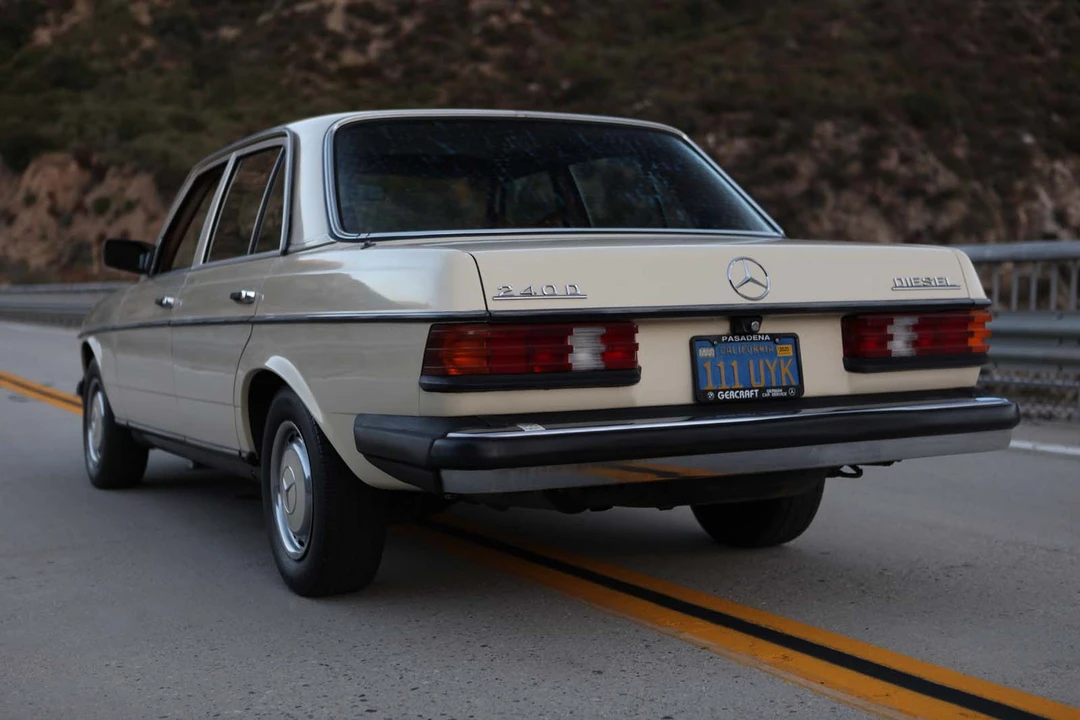 1978 Mercedes-Benz W123 Sedan - Image 9 of 31