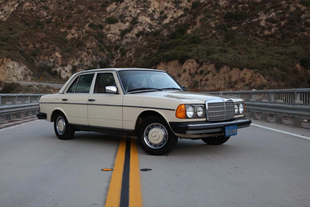 1978 Mercedes-Benz W123 Sedan - Image 2 of 31