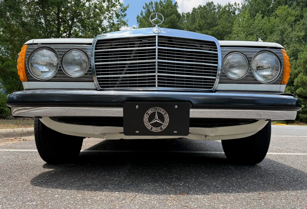 1978 Mercedes-Benz W123 Sedan - Image 4 of 31