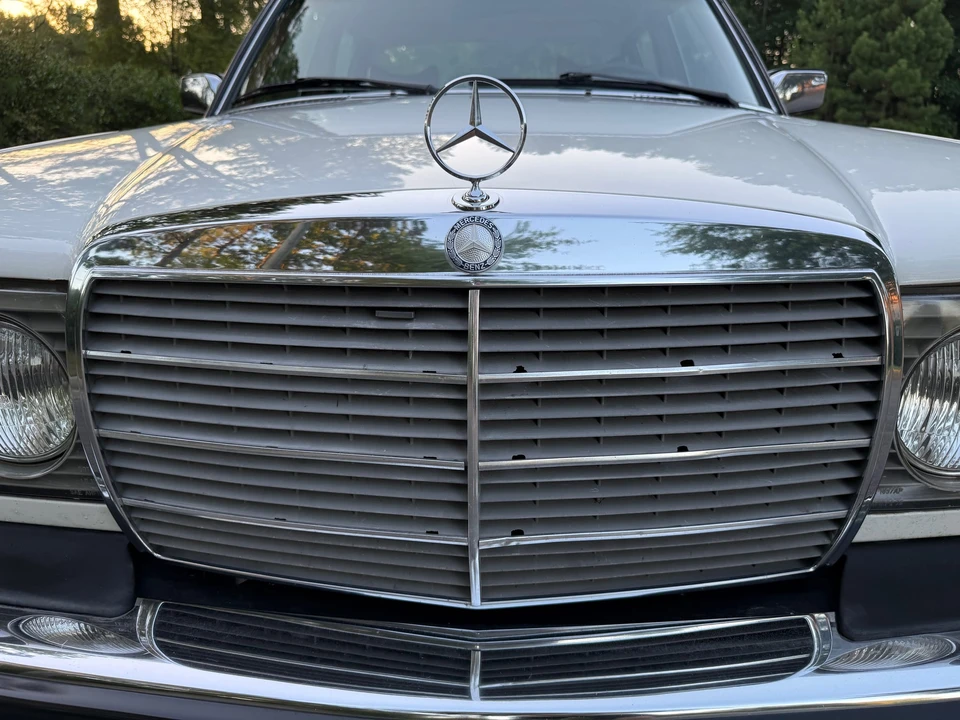 1978 Mercedes-Benz W123 Sedan - Image 10 of 31